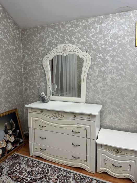 Продам спальный гарнитур