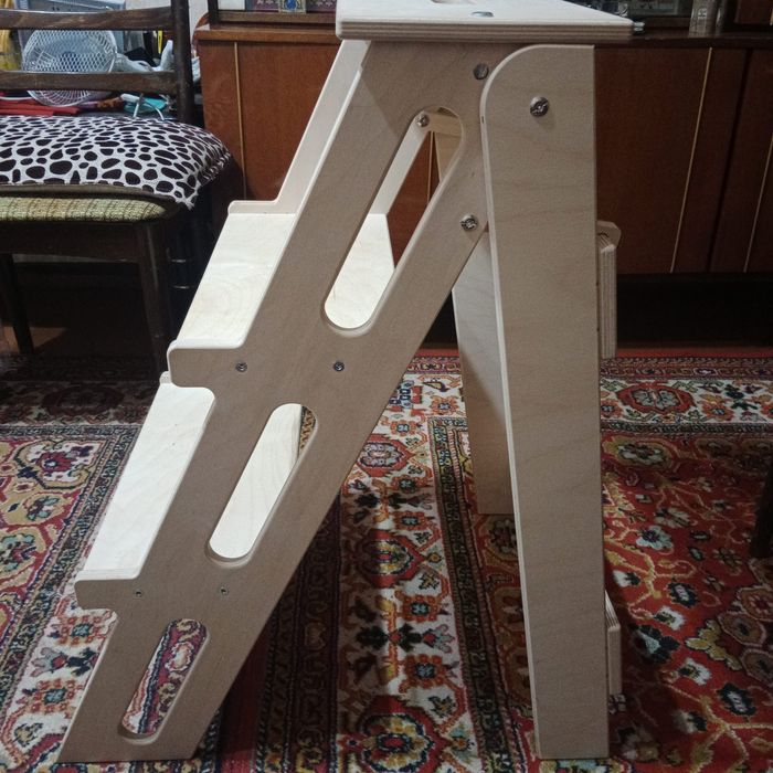 Продам табурет -стремянка