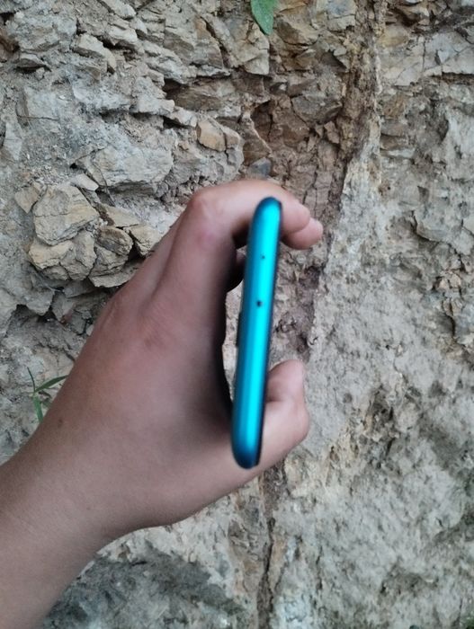 Vând Xiaomi Redmi 9 (PREȚ 250 LEI NEGOCIABIL)