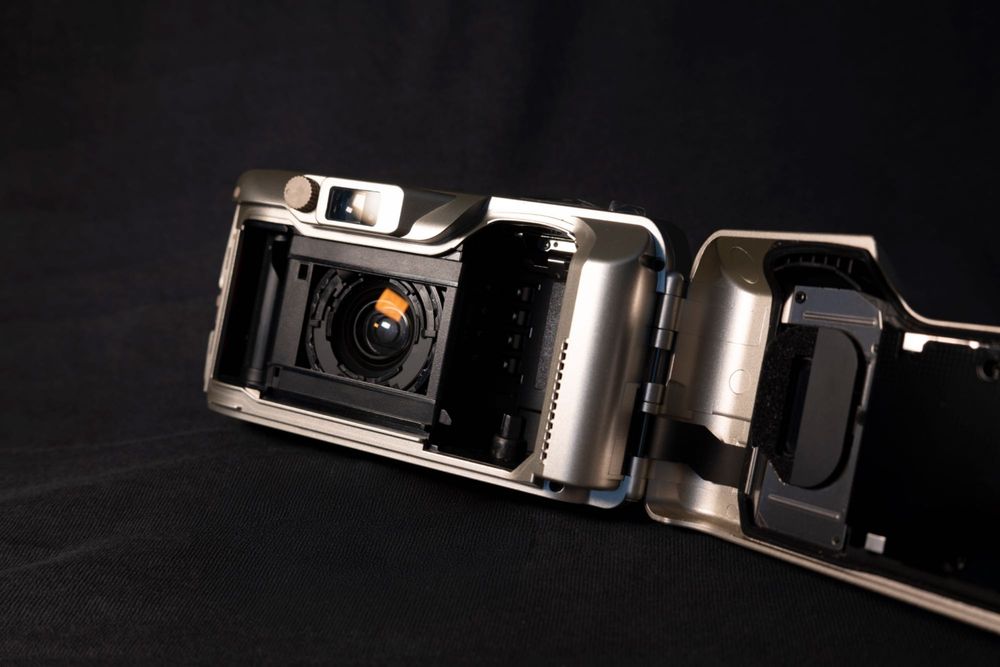 Olympus Mju III + Praktica P90 Super - филмови/лентови Point & Shoot фотоапарати