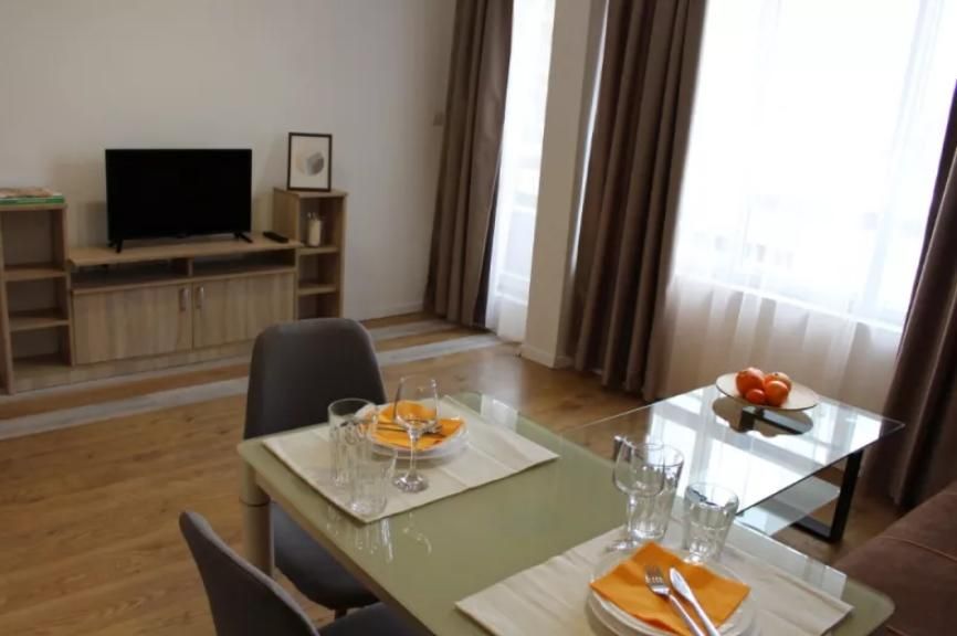 Дава се под наем Двустаен апартамент в Пловдив, Каменица 1 - 60 кв.м за 700 € - Снимка #2