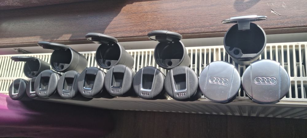 Scrumiera Audi  originale  99 lei buc