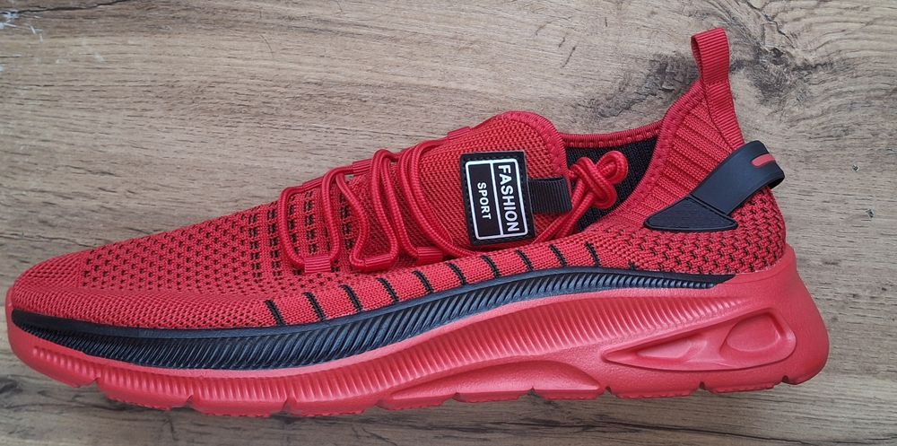 Новые мужские кроссовки