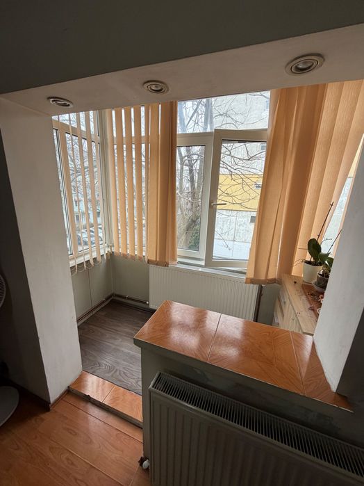 Apartament cu 3 camere- Craiovita Nouă , zona George Enescu
