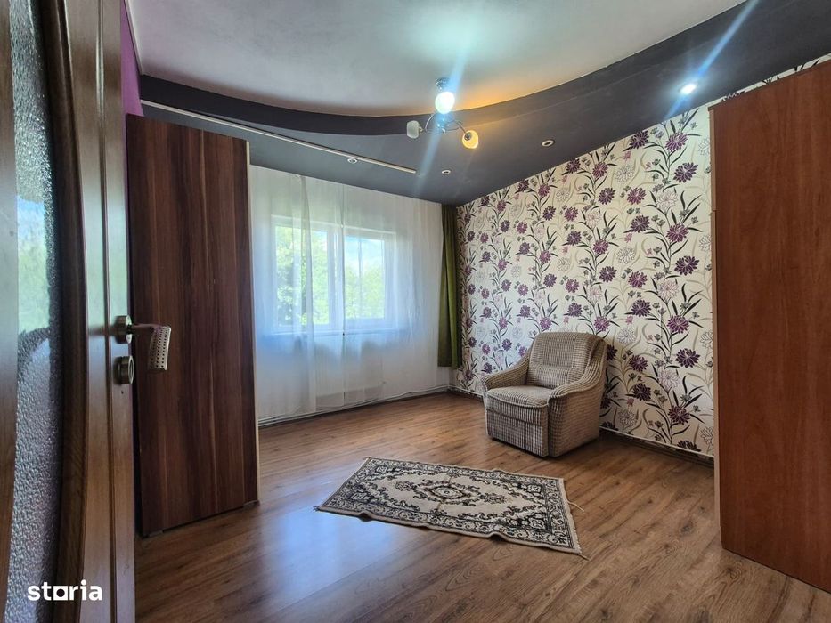 Apartament 4 camere, situat in Targu Jiu, Strada G.ral Christian Tell