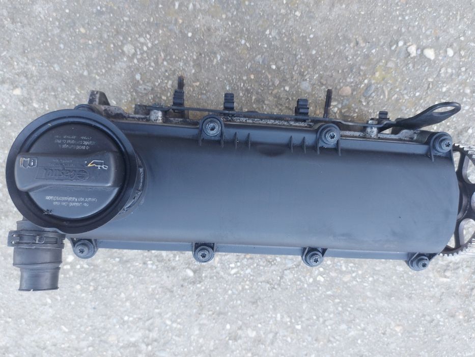 Vând chiulasa golf 5 motor 1.6 MPI