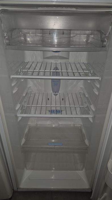 Продам Холодильник LG