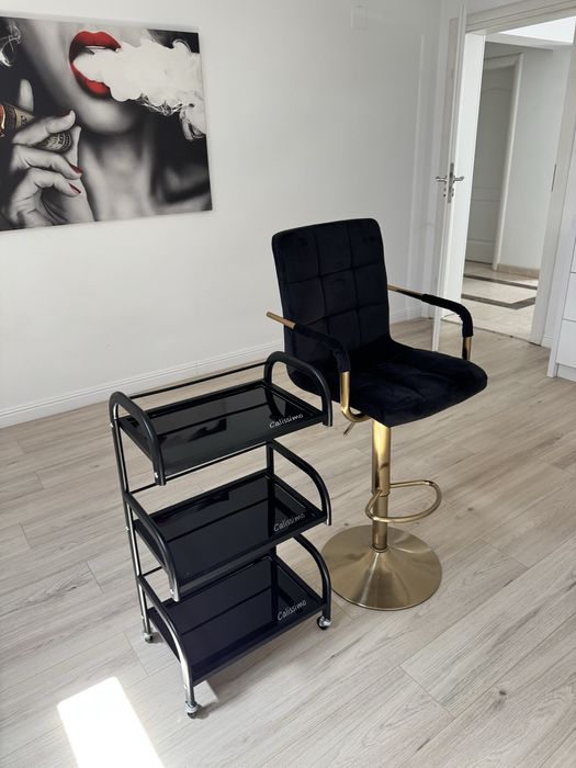 Scaun si masuta salon