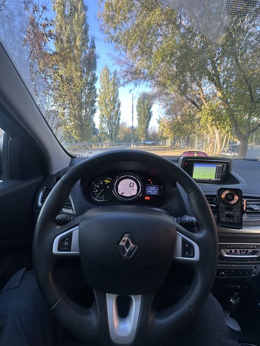 RENAULT Megane