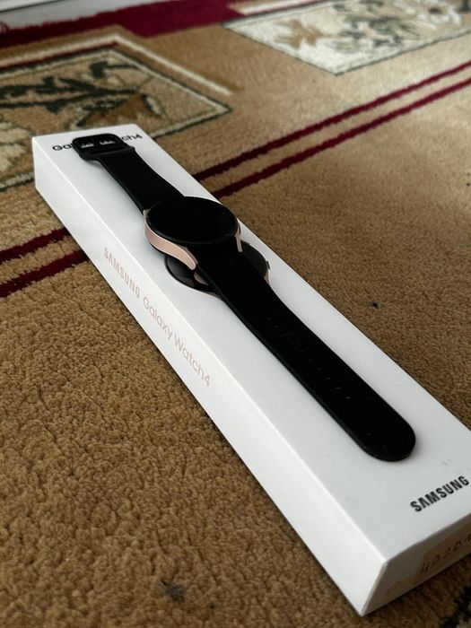 Продам Samsung watch 4