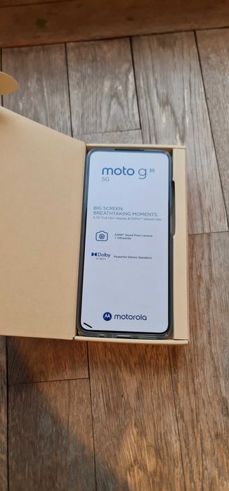 Продавам чисто нов телефон Моторола