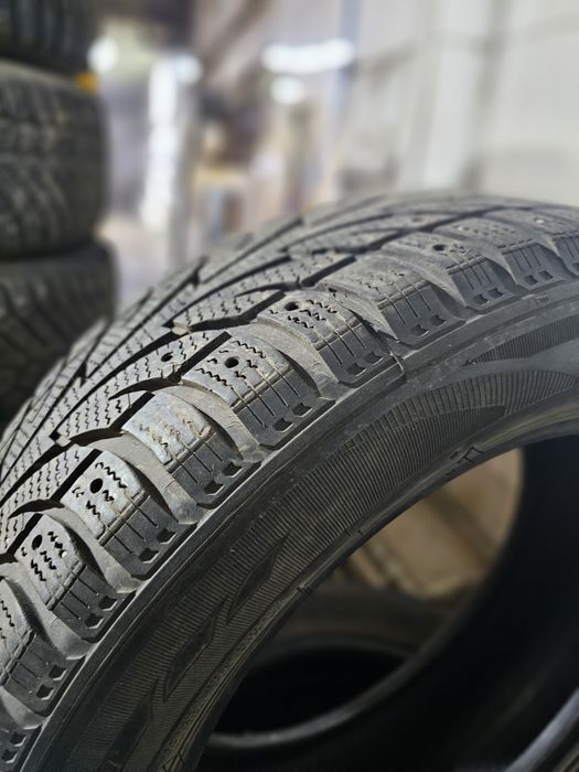 Продам шины зимние шипованые 225/60/17