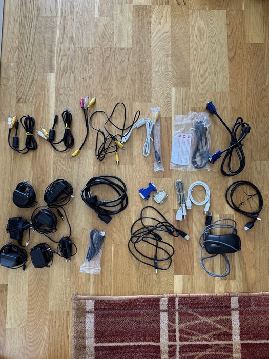 Diverse Cabluri și Încărcătoare Vechi
