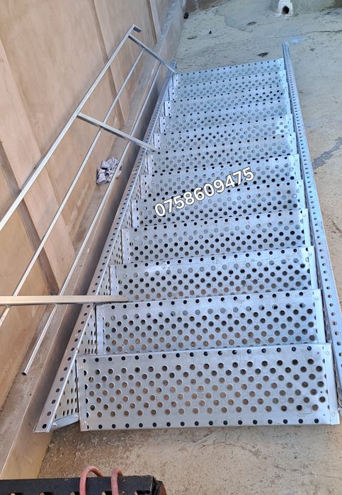 Scări metalice zincate 85x400cm