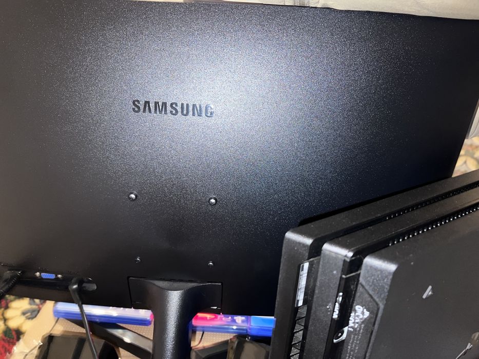 PlayStation 4 monitors game disc