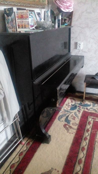 Продаётся срочно пианино