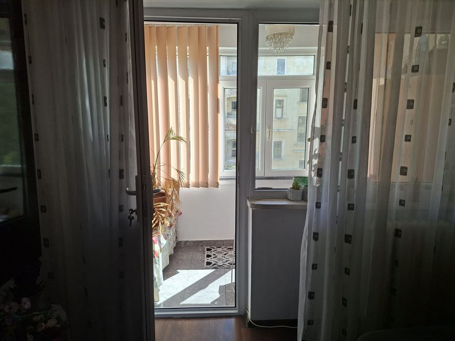 Apartament 3 camere in Valea Roșie