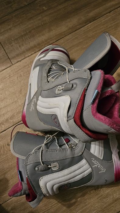 Vand boots dama mărime 38-39 Burton