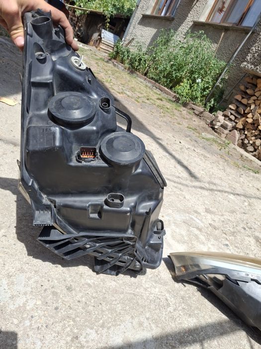 Фарове за citroen c4 grand picasso 2009