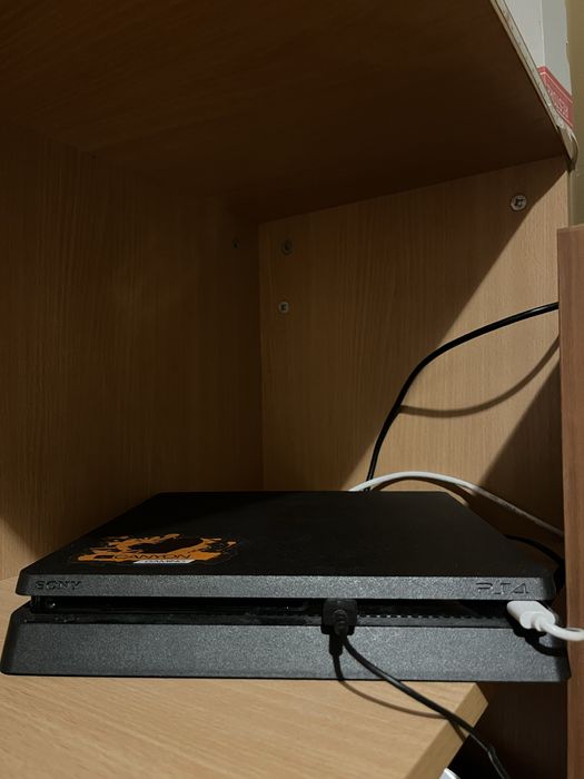 PlayStation 4 Slim 1tb