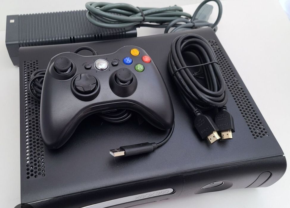 Приставка XBOX 360