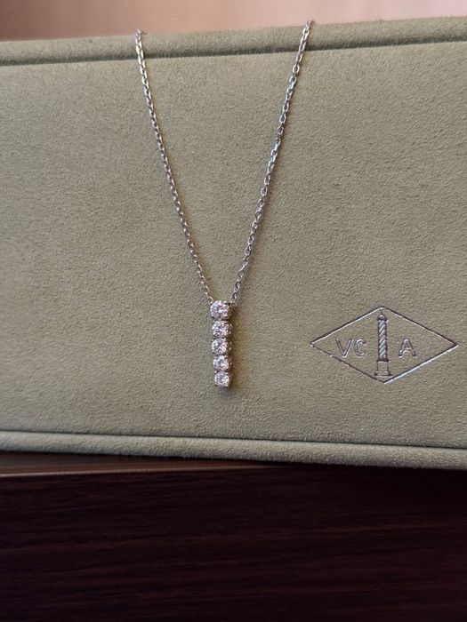 Продам подвеску с бриллиантами