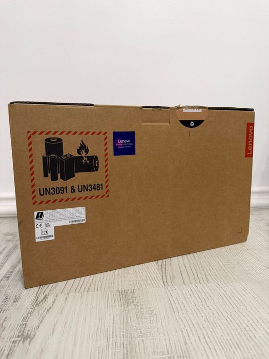 Lenovo Yoga Slim 7 / Procesor Ultra 7 258V / 32 RAM / 1 TB - NOU