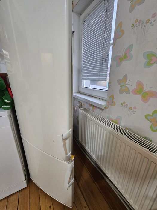 Хладилник с фризер