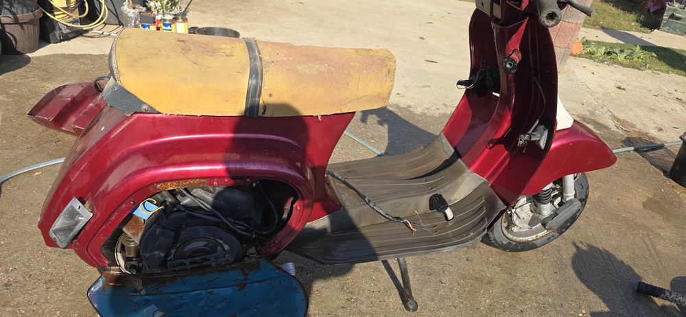 Vespa Pk 50 Hp pentru piese sau restaurare