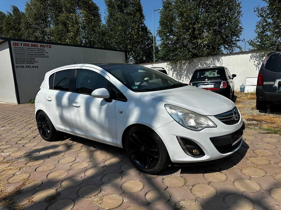 Opel CORSA 1.4 Benzina 2011