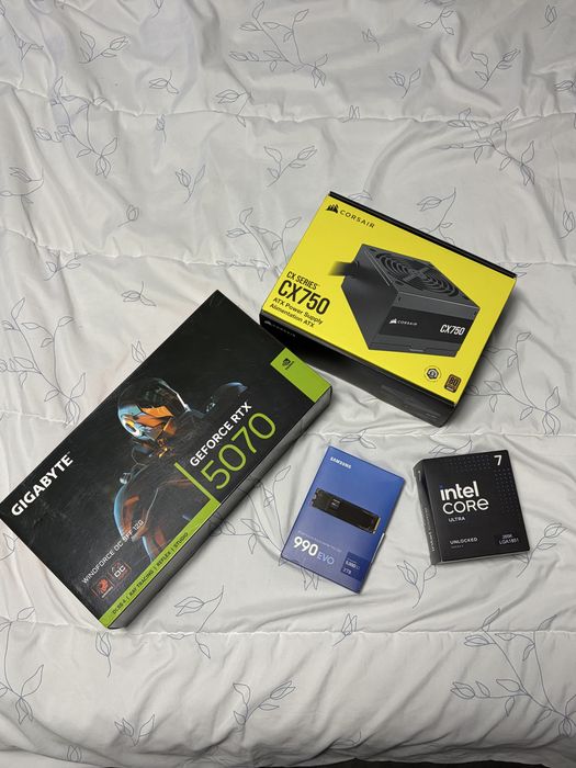 Vand Calculator Pc Gaming RTX5070 | Intel Ultra 7 265K | 32 Gb RAM DDR 5 NEGOCIABIL