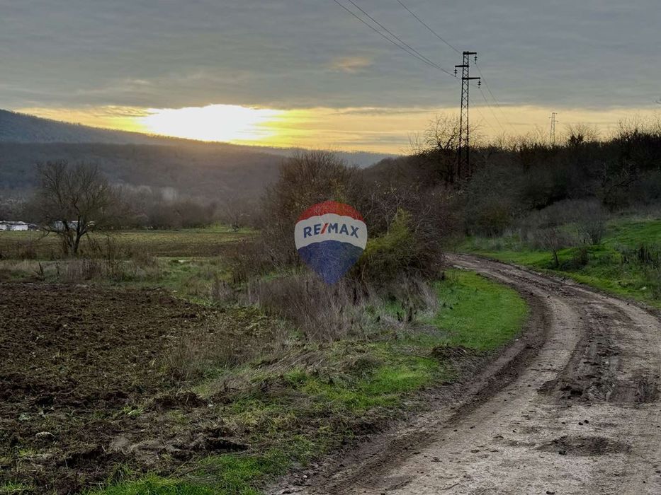Парцел за жилищно строителство с ПУП за продажба, общ.Балчик, Я.И.