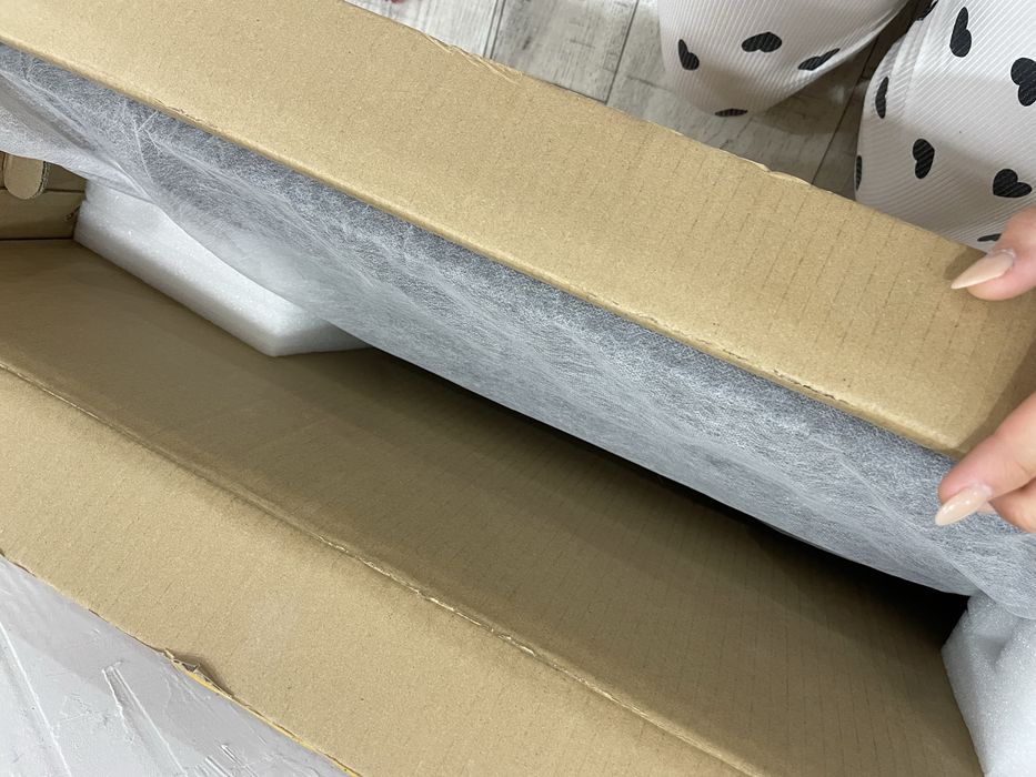 Продаю новый, упакованный телевизор