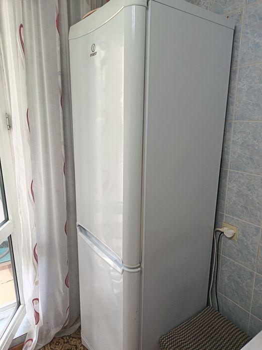 Продам холодильник на запчасти