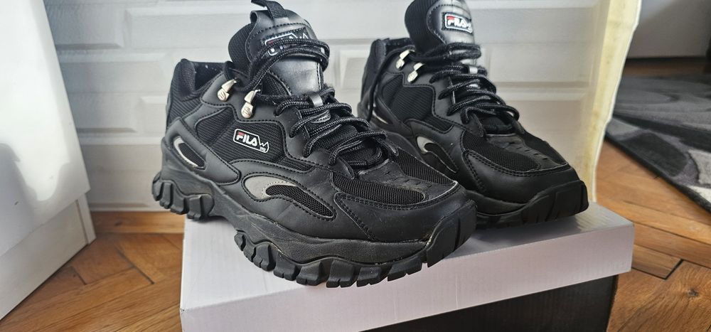 Оригинални маратонки FILA,  номер 40