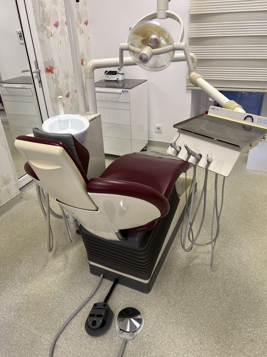 Vând unit dentar Sirona C 8