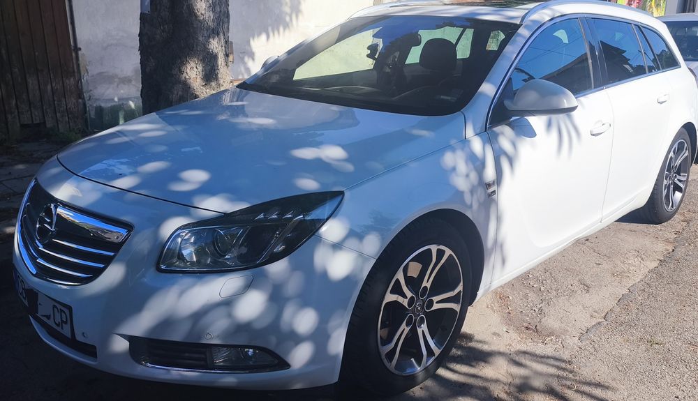 Продавам Opel Insignia