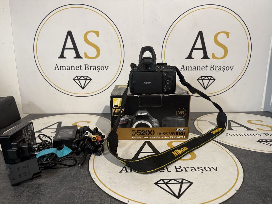 Aparat foto DSLR Nikon D5200 24.1Mpx  + Obiectiv 18-55mm