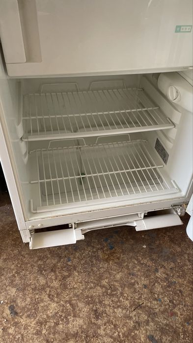 Два хладилника за ремонт!