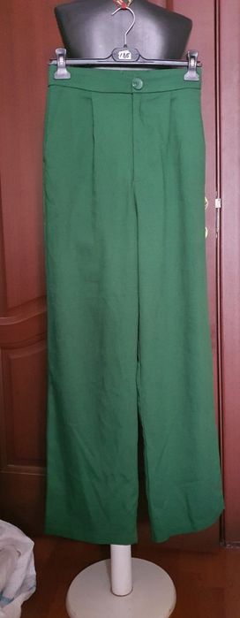 Pantaloni largi verzi Stradivarius