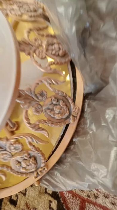 Продам красивую люстру