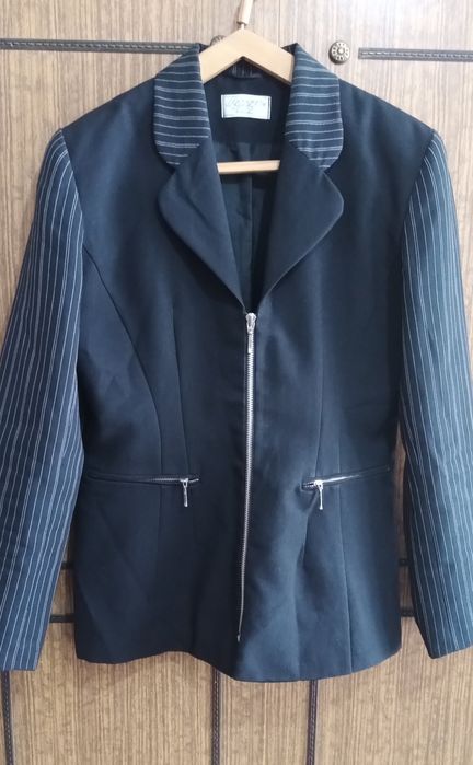 Продам одну вещь за 800 тенге.