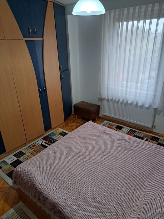 Închiriez apartament 4camere,ultracentral, vis-a-vis de Prefectură.