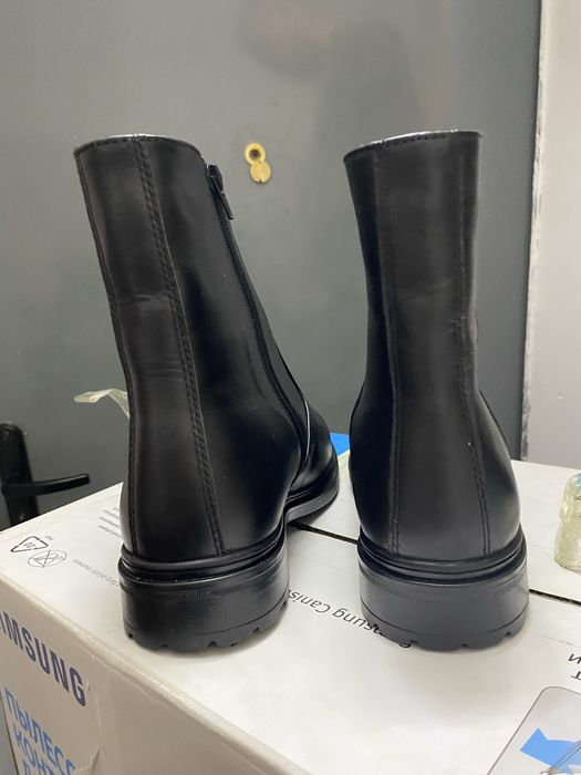 Продам мужские зимние ботинки