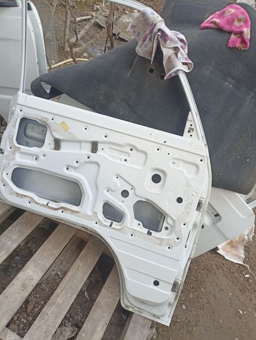 Damas radnoy eshik lar sotiladi