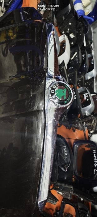 Преден капак Škoda Superb