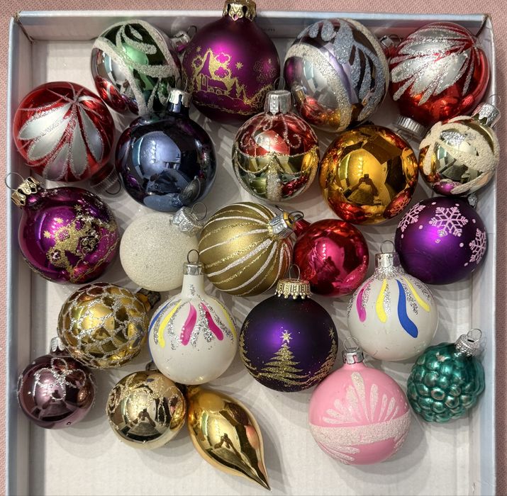 Globuri vechi  pentru pomul de Craciun