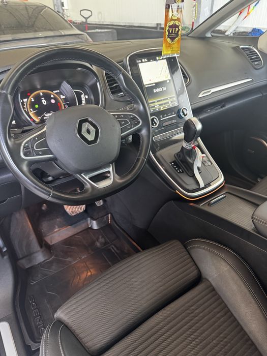 Renault grand scenic BOSE edition