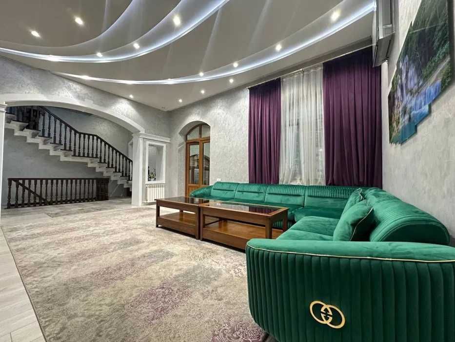 Сдаю Евродом 2,7-соток в махалле Ракат роскошная Неоклассика