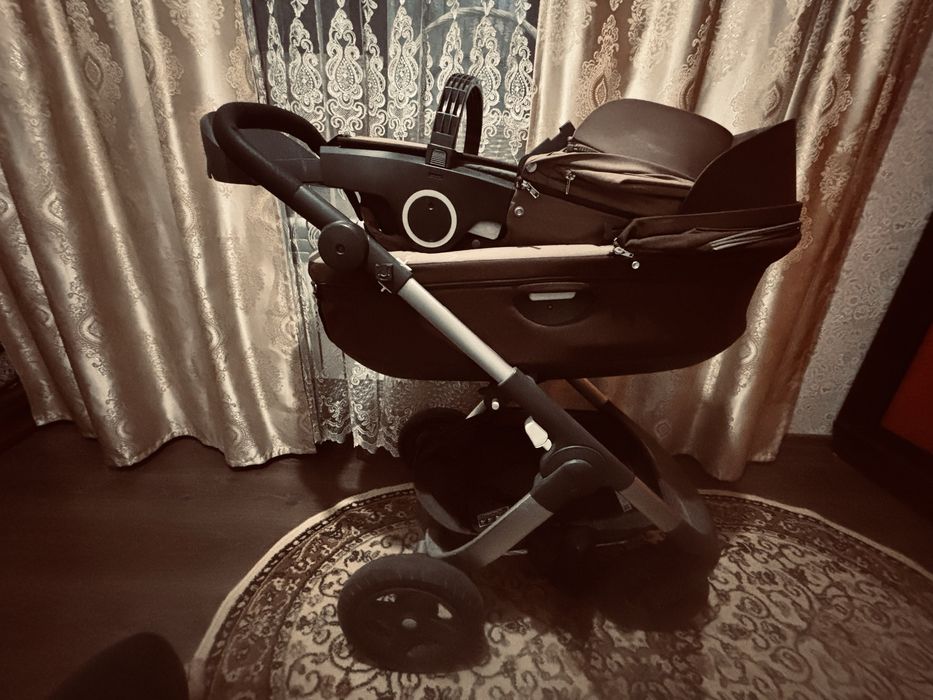 Продается Коляска  STOKKE